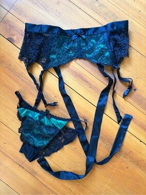 Vintage Victoria’s Secret Lace Satin Garter Belt and Panty Set - Emerald/Black